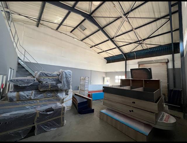 190M² WAREHOUSE TO LET IN LASER PARK
